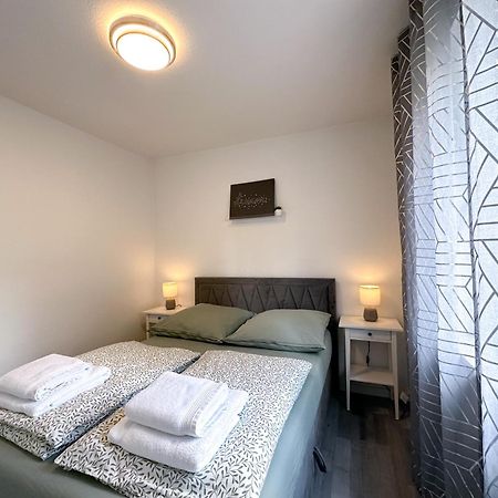 Stilvolles, Frisch Renoviertes 2Zi Apartment Mit Kueche Und Balkon In Kliniknaehe باد اوينهاوسن المظهر الخارجي الصورة